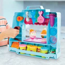 HASBRO – ערכת פליידו מכונית גלידה לגילאי 3+