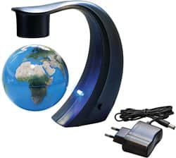 גלובוס מרחף מבית בוקי, צרפת Buki - Levitating Globe